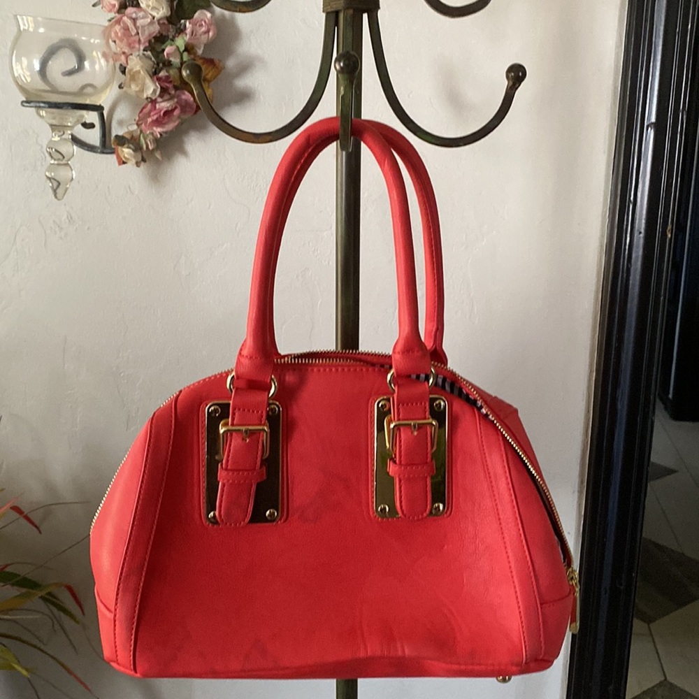 Charming Charlie satchel